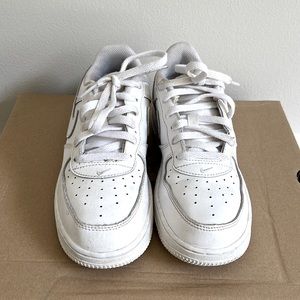 Nike - Girls Air Forces Ones (white) size 3Y